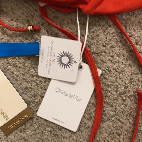 Lot of swimwear tops - Picture 8 of 9